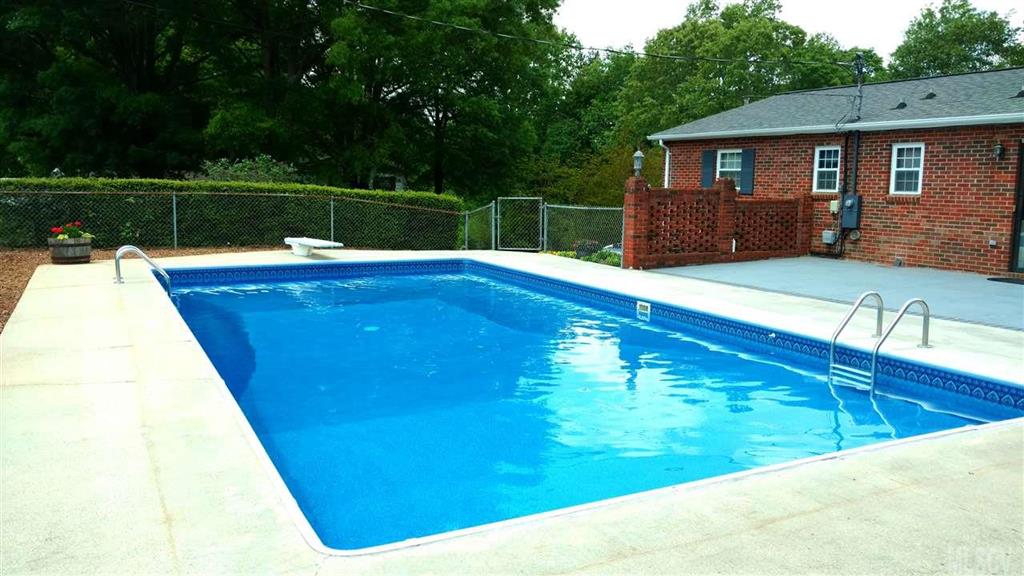 1825 15th Avenue Sw Hickory NC 28602