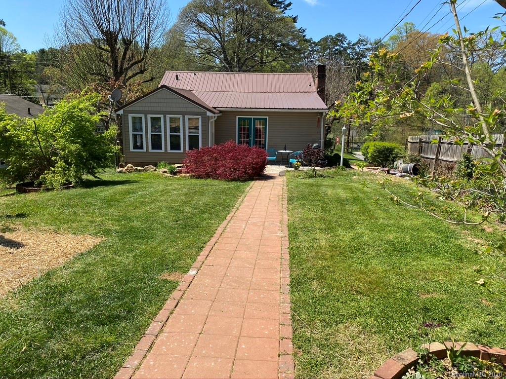 130 Rumbough Place Asheville NC 28806