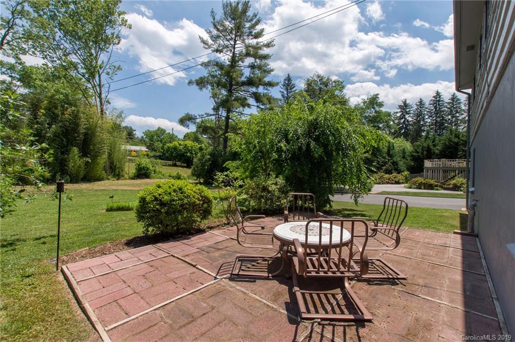 11 Wisteria Drive Asheville NC 28804