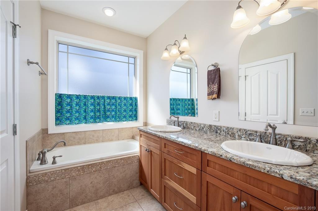 4 Alsatian Lane Asheville NC 28805