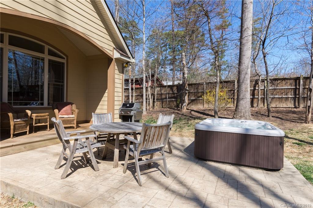 4 Alsatian Lane Asheville NC 28805