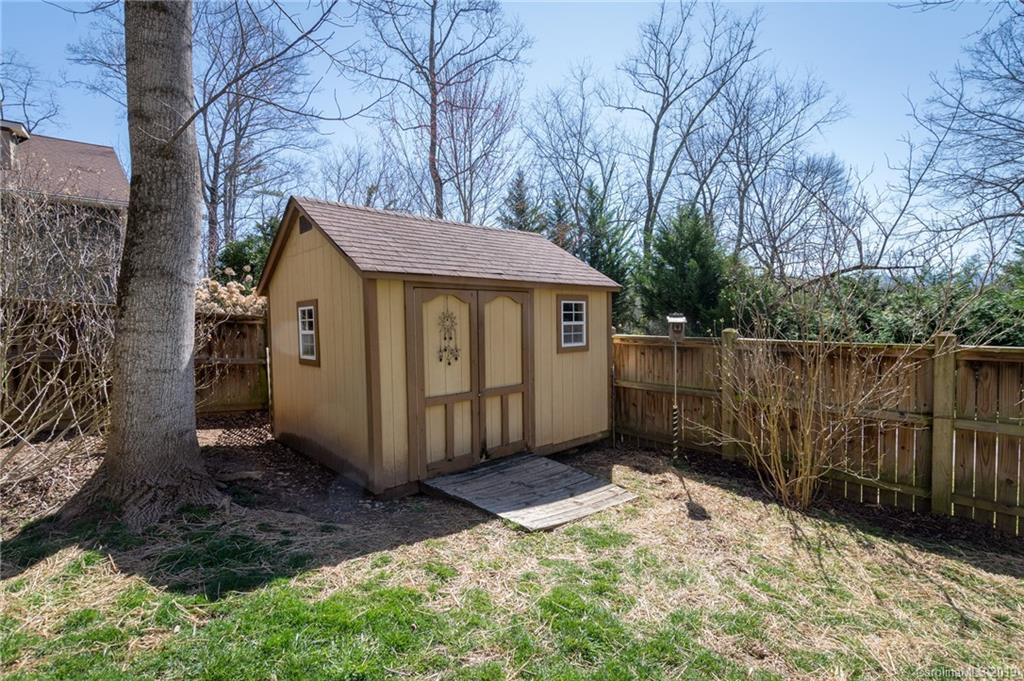 4 Alsatian Lane Asheville NC 28805