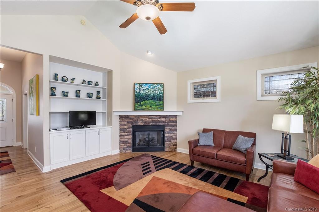 4 Alsatian Lane Asheville NC 28805