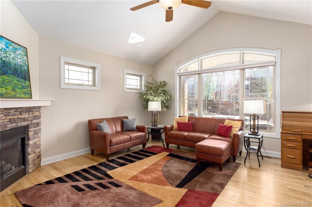 4 Alsatian Lane Asheville NC 28805