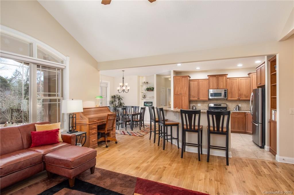 4 Alsatian Lane Asheville NC 28805