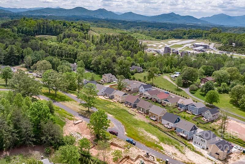 216 Oak Meadow Lane Asheville NC 28804