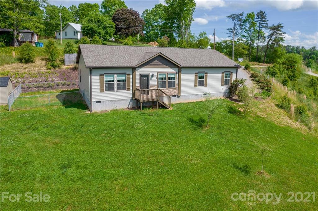 6 Tom Arthur Lane Marshall NC 28753