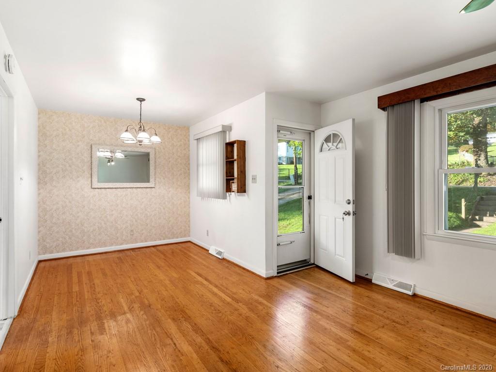 17 Vanderbilt Terrace Asheville NC 28806