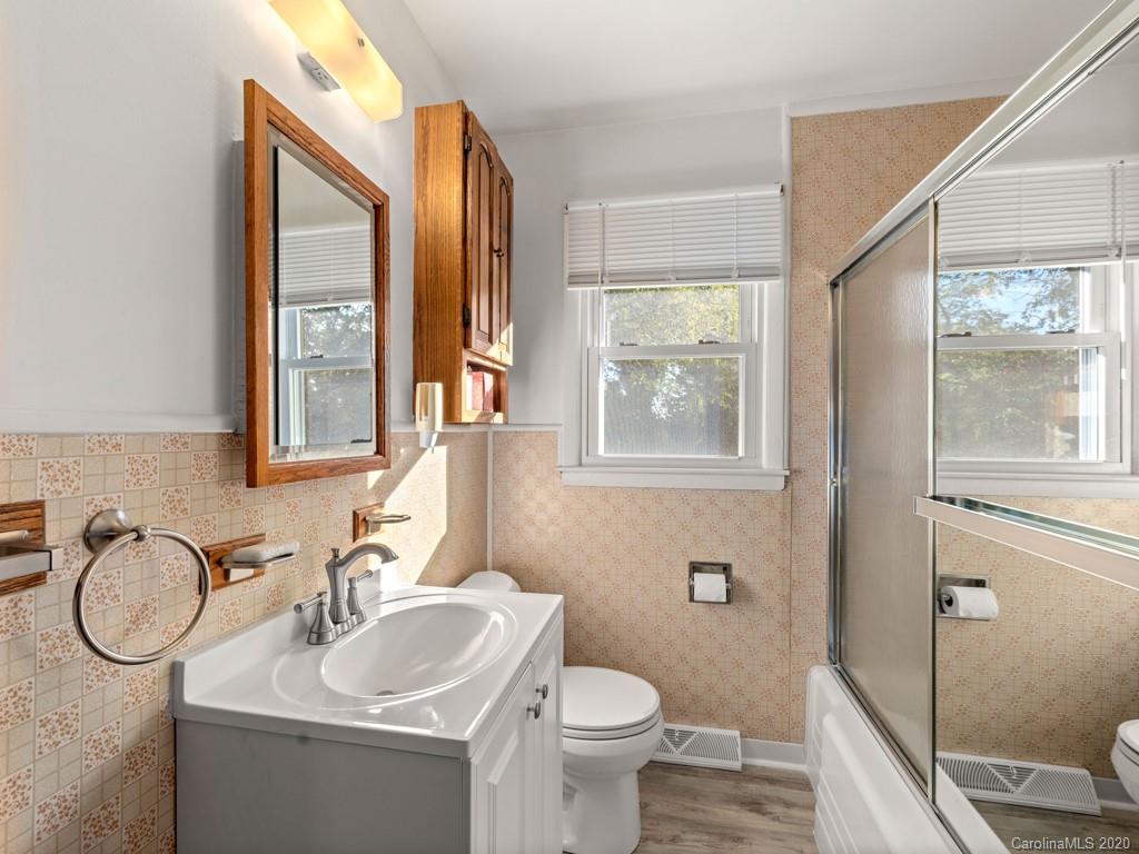 17 Vanderbilt Terrace Asheville NC 28806