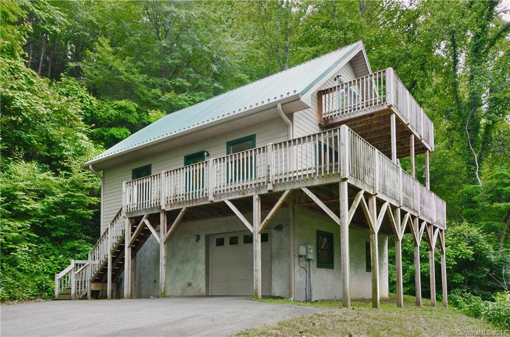 697 Hall Top Road Waynesville NC 28786