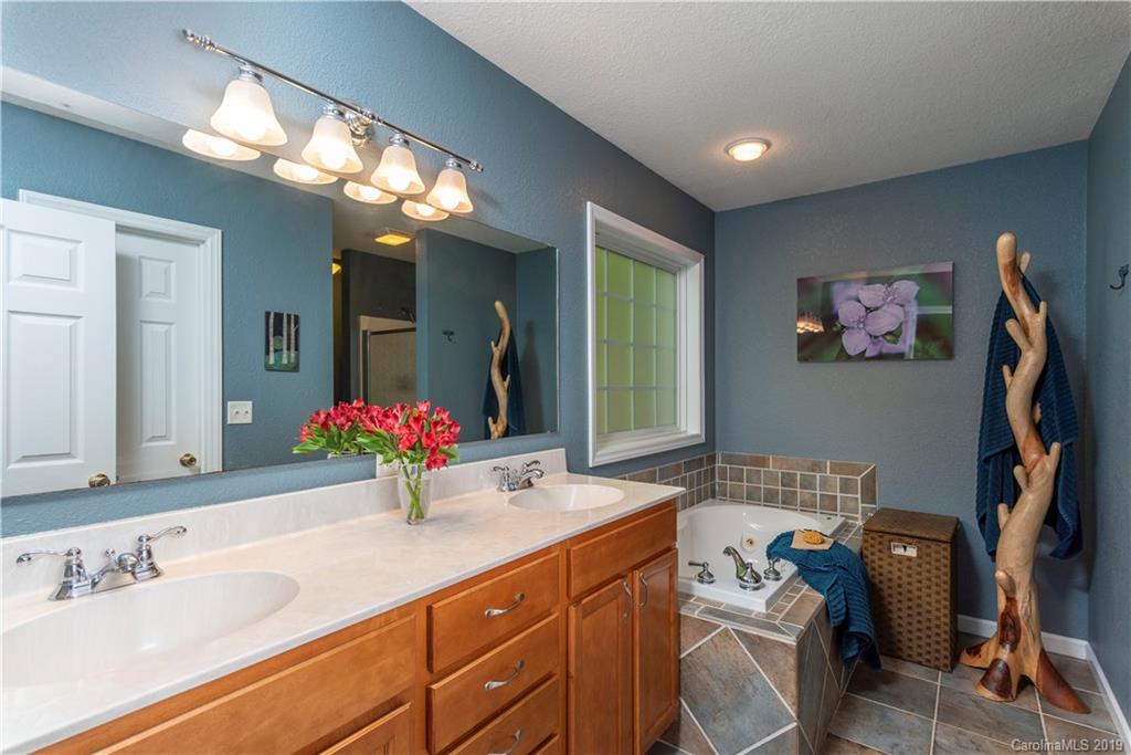563 Betsy Ross Lane Asheville NC 28805