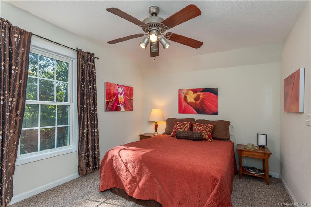 563 Betsy Ross Lane Asheville NC 28805