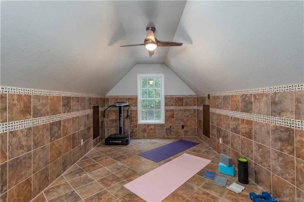 563 Betsy Ross Lane Asheville NC 28805