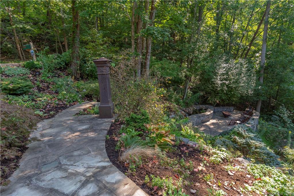 563 Betsy Ross Lane Asheville NC 28805
