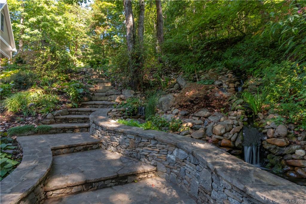 563 Betsy Ross Lane Asheville NC 28805