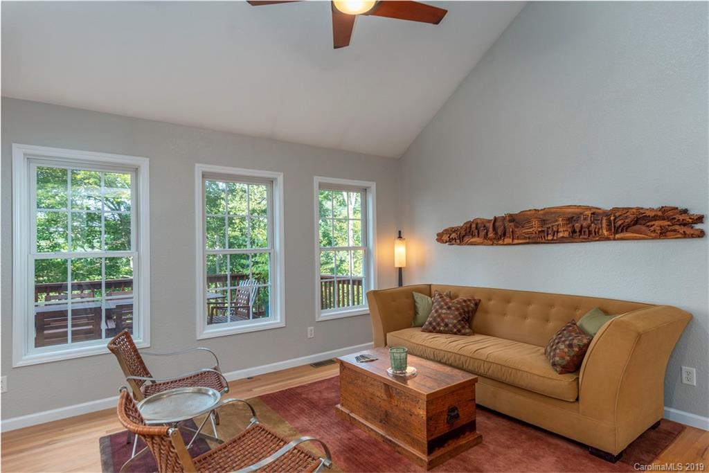 563 Betsy Ross Lane Asheville NC 28805
