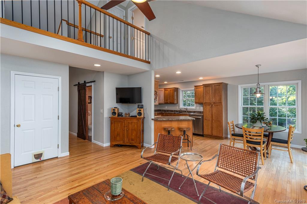 563 Betsy Ross Lane Asheville NC 28805