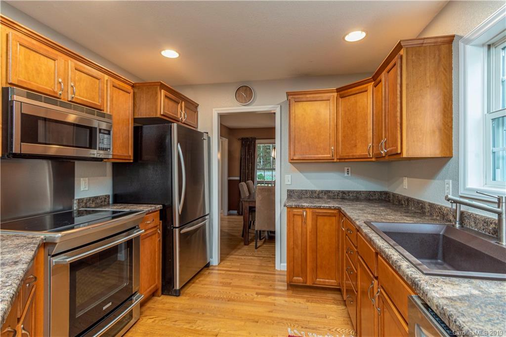 563 Betsy Ross Lane Asheville NC 28805