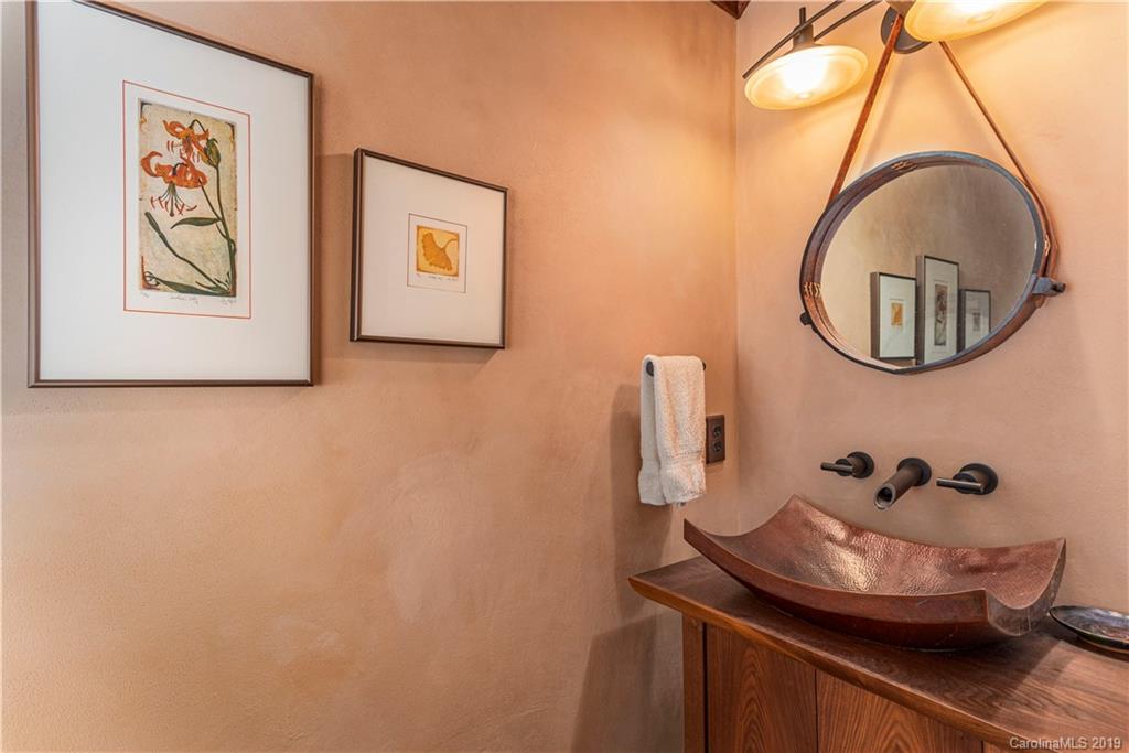 563 Betsy Ross Lane Asheville NC 28805