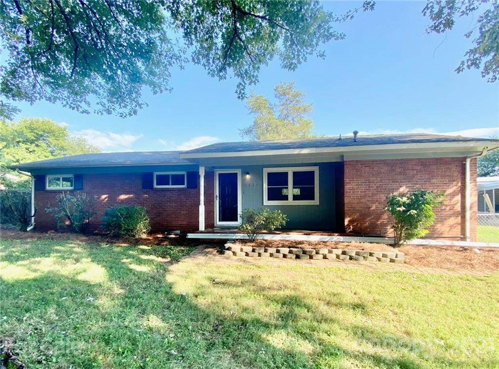 1028 Old Mountain View Road Mount Holly NC 28120