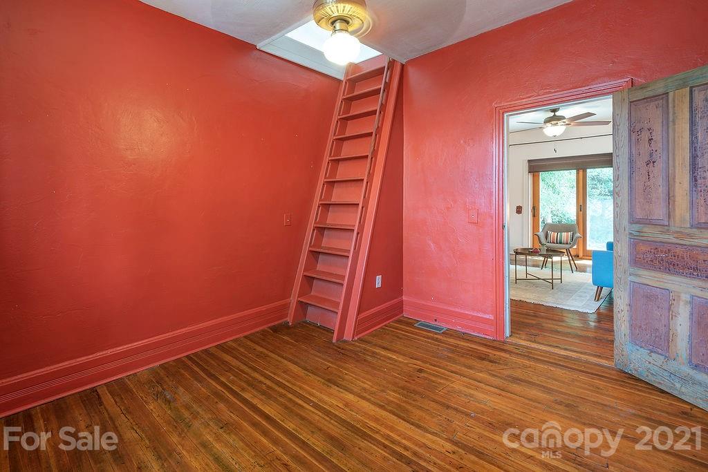 14 1/2 Pine Grove Avenue Asheville NC 28801