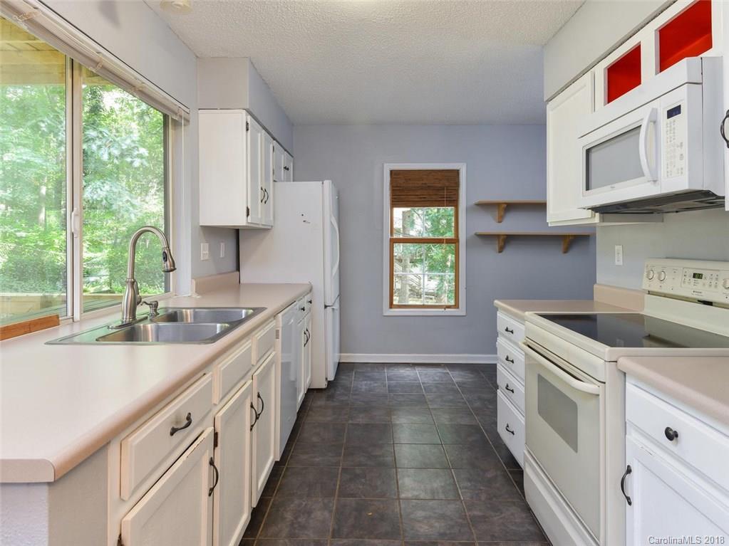 12 Wildwood Circle Fletcher NC 28732