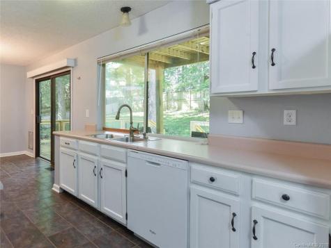 12 Wildwood Circle Fletcher NC 28732