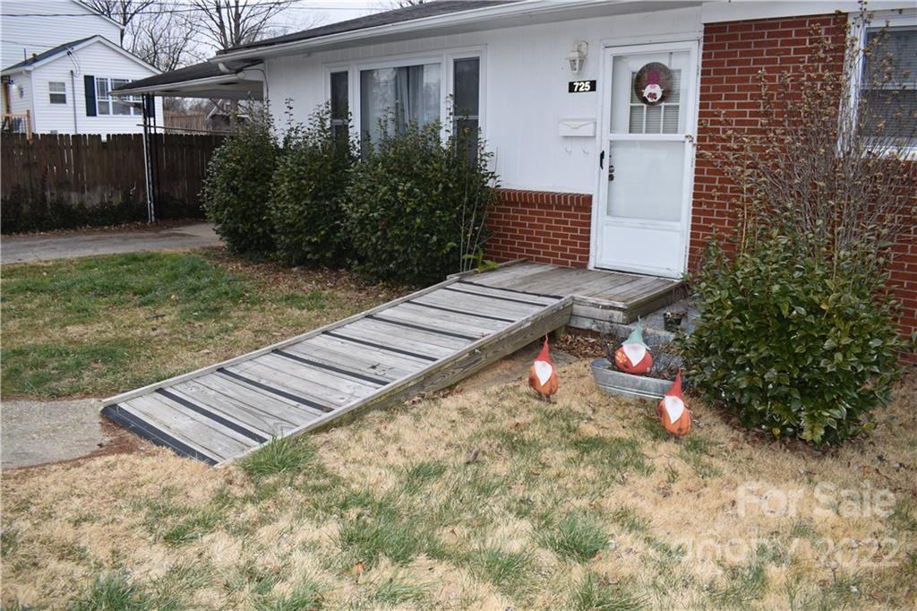 725 State Street Marion NC 28752