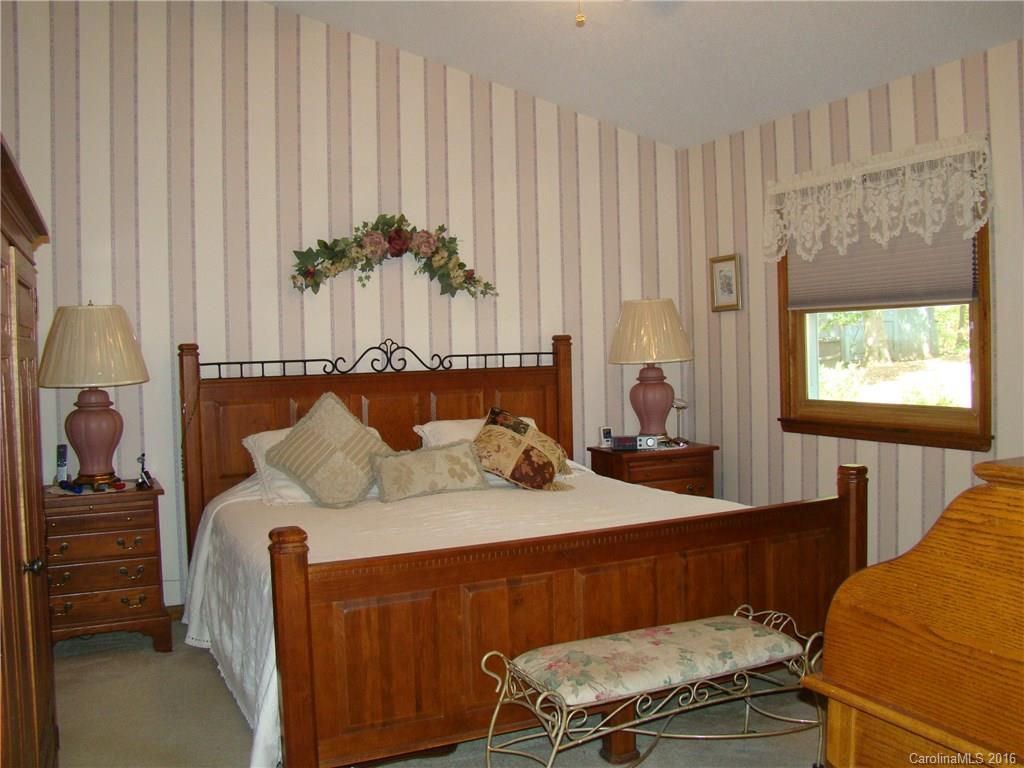 28 Pine Spring Drive Asheville NC 28805