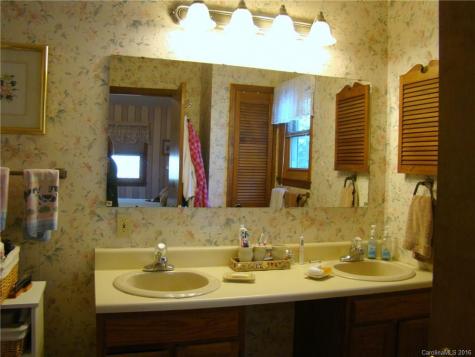 28 Pine Spring Drive Asheville NC 28805
