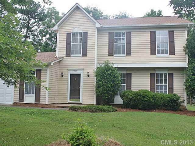 7509 Woodknoll Drive Charlotte NC 28217