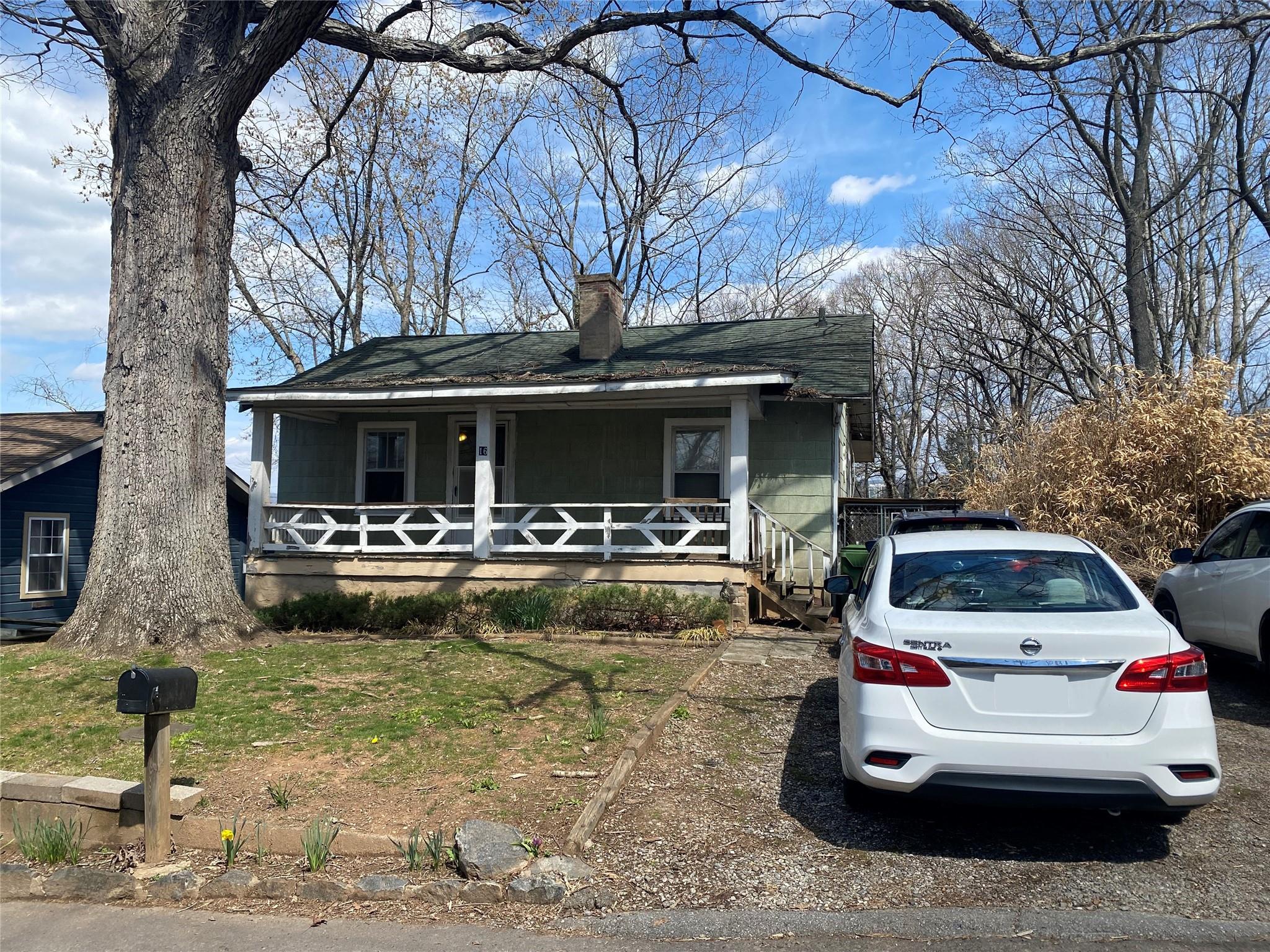 16 Reynolds Road Asheville NC 28806