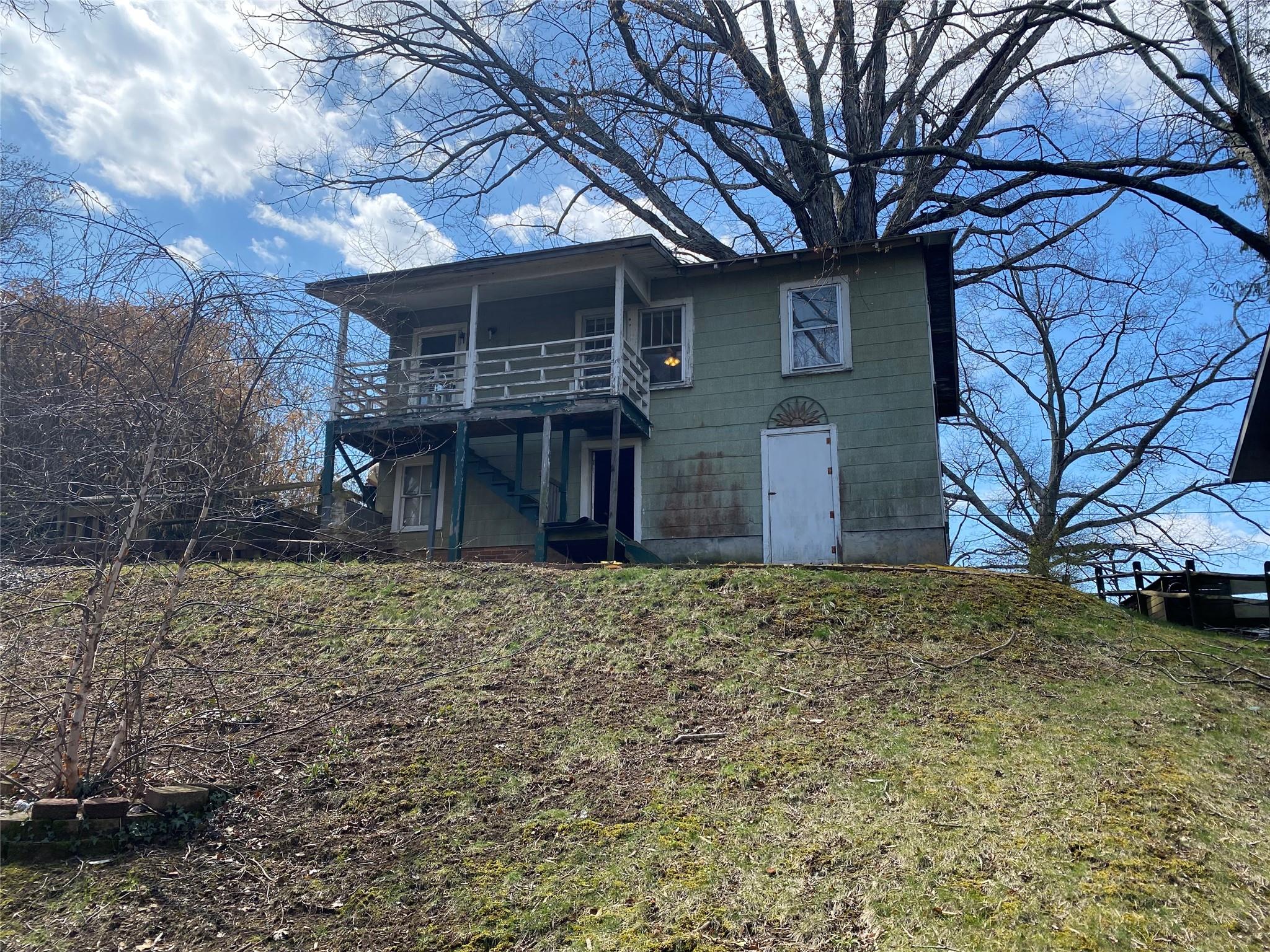 16 Reynolds Road Asheville NC 28806