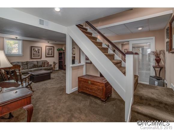 18 Clearbrook Road Asheville NC 28805