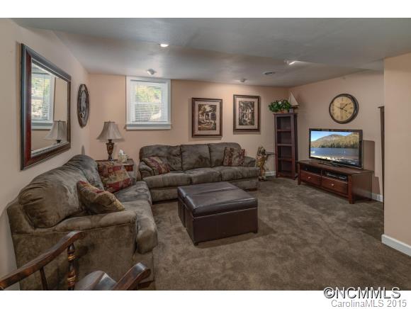 18 Clearbrook Road Asheville NC 28805