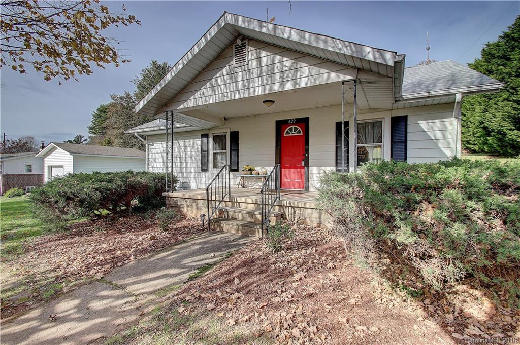 629 Ratcliff Cove Road Waynesville NC 28786