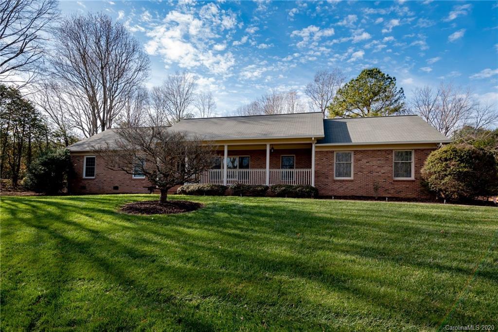 1137 Woodlawn Circle Newton NC 28658