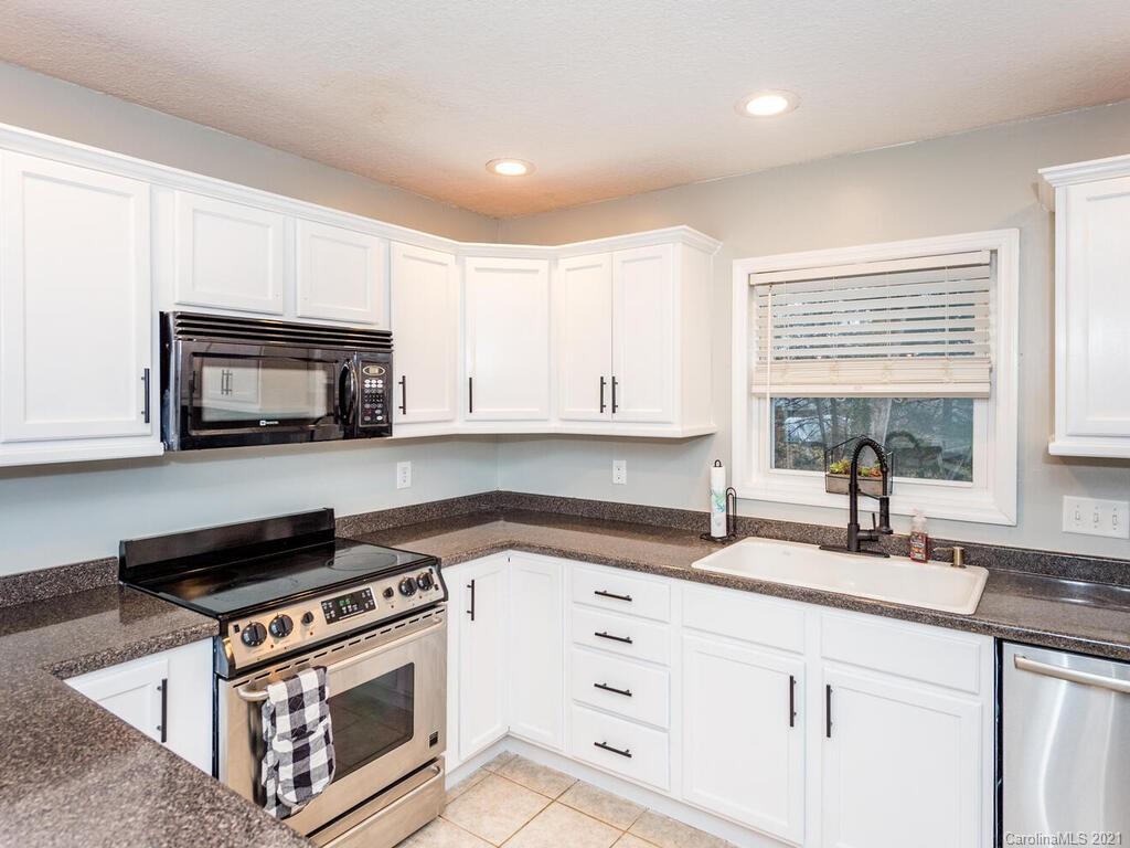 10 Poplar Terrace Arden NC 28704