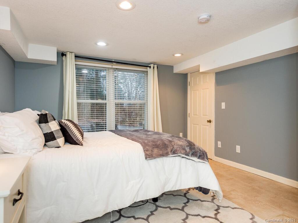 10 Poplar Terrace Arden NC 28704