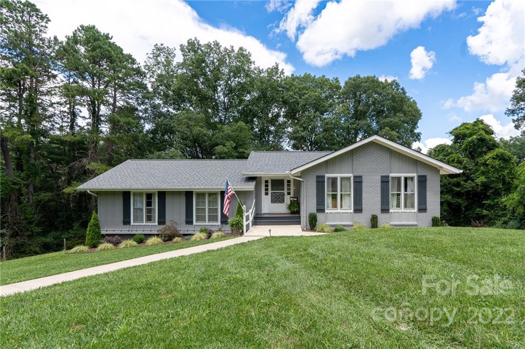 187 Pine Lake Drive Horse Shoe NC 28742