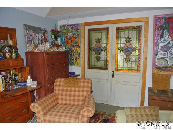 234 Buddha Lane Burnsville NC 28714