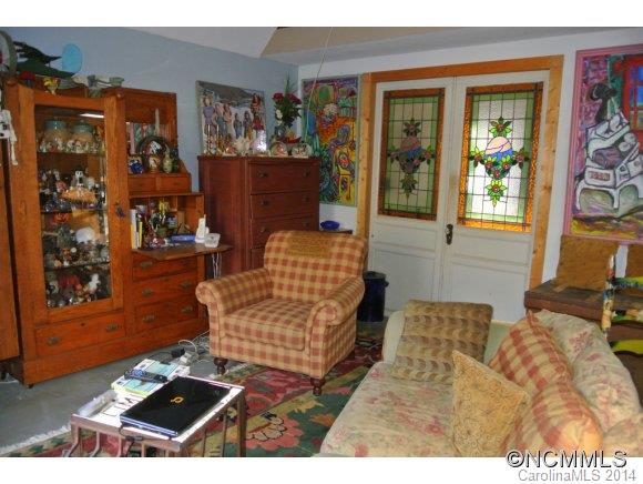 234 Buddha Lane Burnsville NC 28714