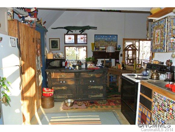 234 Buddha Lane Burnsville NC 28714