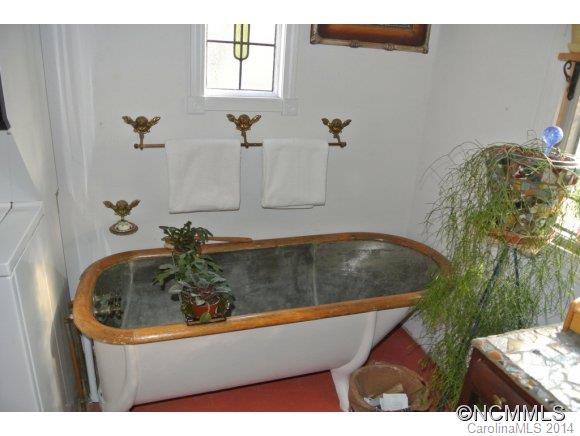 234 Buddha Lane Burnsville NC 28714