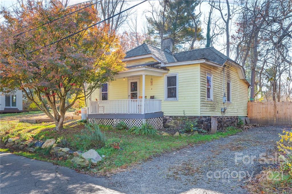 19 Ezelle Street Asheville NC 28806