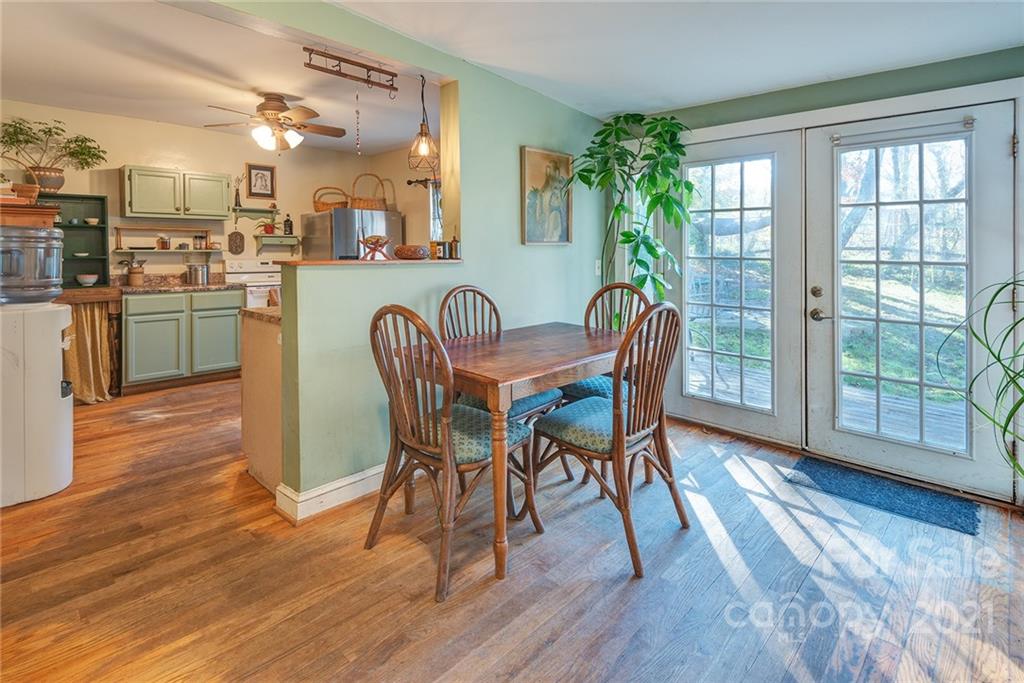 19 Ezelle Street Asheville NC 28806