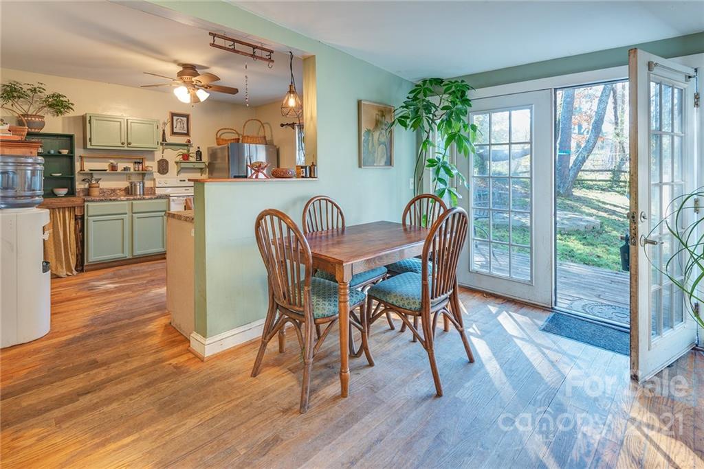 19 Ezelle Street Asheville NC 28806