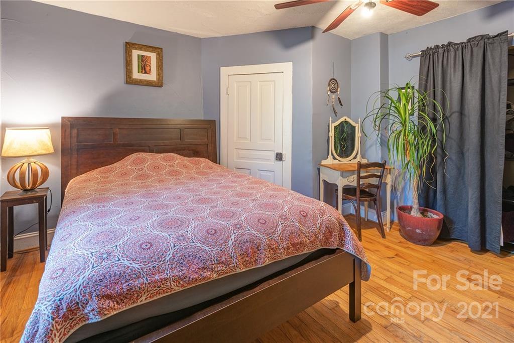 19 Ezelle Street Asheville NC 28806