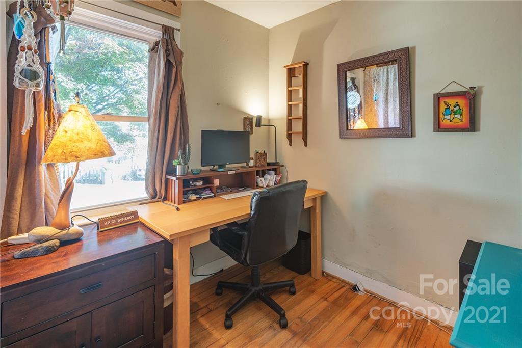 19 Ezelle Street Asheville NC 28806