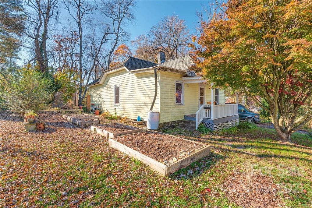 19 Ezelle Street Asheville NC 28806